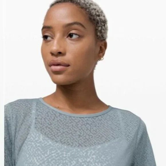 Loop Around Tee - Picture 12 of 12